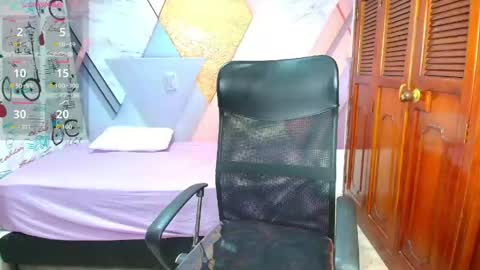 raylin_escobar online show from June 9, 6:41 pm