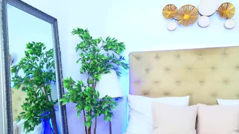 Snapshot of raysadrake chatting on March 26, 5:13 am RaysaDrake online show from March 26, 5:13 am