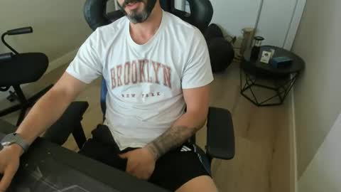 Snapshot of raysexparty chatting on May 16, 7:38 am raysexparty online show from May 16, 7:38 am