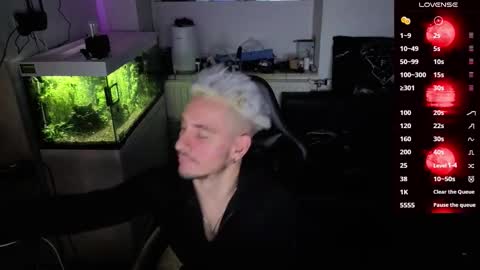 Rayzel online show from March 23, 8:57 pm