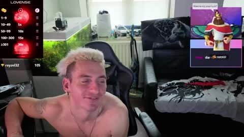 Rayzel online show from May 11, 4:04 pm