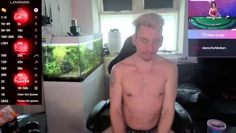 Rayzel online show from June 2, 5:04 pm