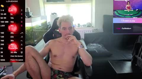 Rayzel online show from June 22, 12:02 pm