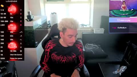 Rayzel online show from June 25, 3:38 pm
