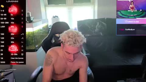 Rayzel White online show from June 20, 4:32 pm