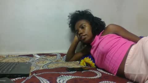 Snapshot of razanastine chatting on December 4, 6:44 am razanastine online show from December 4, 6:44 am