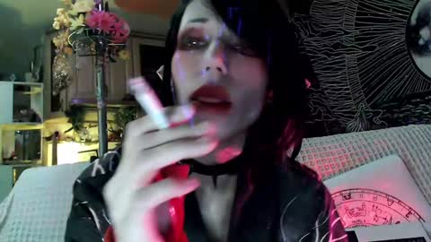 Snapshot of raziel_haze chatting on December 19, 2:01 am Yrriel Strife Candy-Demon Caveboy mr. Cringe online show from December 19, 2:01 am