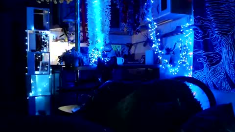 Snapshot of raziel_haze chatting on January 1, 6:27 pm Yrriel Strife Candy-Demon Caveboy mr. Cringe online show from January 1, 6:27 pm