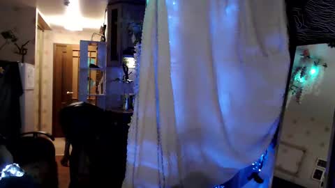 Snapshot of raziel_haze chatting on January 12, 1:05 pm Yrriel Strife Candy-Demon Caveboy mr. Cringe online show from January 12, 1:05 pm