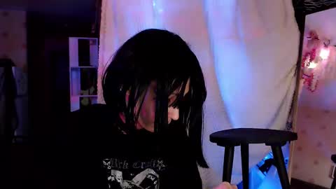 Snapshot of raziel_haze chatting on January 15, 3:18 pm Yrriel Strife Candy-Demon Caveboy mr. Cringe online show from January 15, 3:18 pm