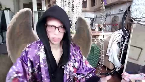 Snapshot of raziel_haze chatting on January 17, 8:56 am Yrriel Strife Candy-Demon Caveboy mr. Cringe online show from January 17, 8:56 am