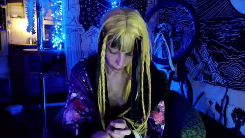 Snapshot of raziel_haze chatting on January 19, 2:59 pm Yrriel Strife Candy-Demon Caveboy mr. Cringe online show from January 19, 2:59 pm