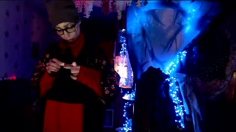 Snapshot of raziel_haze chatting on February 4, 5:53 am Yrriel Strife Candy-Demon Caveboy mr. Cringe online show from February 4, 5:53 am