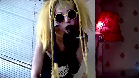 Snapshot of raziel_haze chatting on February 4, 8:56 am Yrriel Strife Candy-Demon Caveboy mr. Cringe online show from February 4, 8:56 am