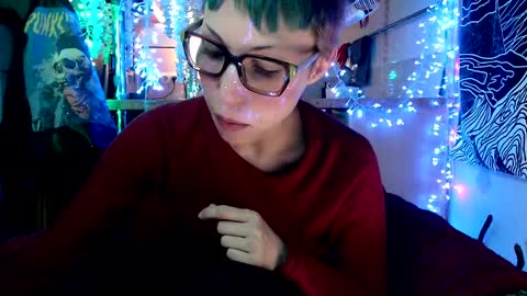 Snapshot of raziel_haze chatting on February 14, 1:51 pm Yrriel Strife Candy-Demon Caveboy mr. Cringe online show from February 14, 1:51 pm
