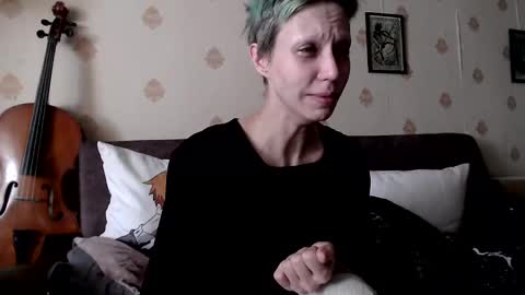 Snapshot of raziel_haze chatting on February 23, 10:28 am Yrriel Strife Candy-Demon Caveboy mr. Cringe online show from February 23, 10:28 am
