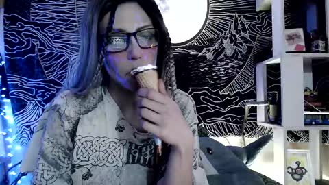 Snapshot of raziel_haze chatting on February 26, 2:03 pm Yrriel Strife Candy-Demon Caveboy mr. Cringe online show from February 26, 2:03 pm