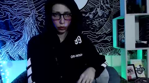 Snapshot of raziel_haze chatting on February 28, 9:36 am Yrriel Strife Candy-Demon Caveboy mr. Cringe online show from February 28, 9:36 am