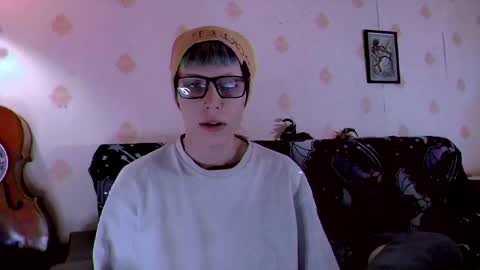 Snapshot of raziel_haze chatting on March 1, 4:11 pm Yrriel Strife Candy-Demon Caveboy mr. Cringe online show from March 1, 4:11 pm