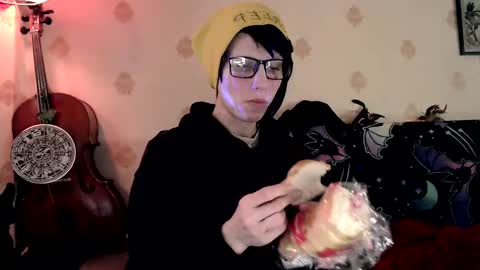 Snapshot of raziel_haze chatting on March 2, 9:53 am Yrriel Strife Candy-Demon Caveboy mr. Cringe online show from March 2, 9:53 am
