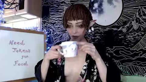 Snapshot of raziel_haze chatting on March 8, 9:17 am Yrriel Strife Candy-Demon Caveboy mr. Cringe online show from March 8, 9:17 am