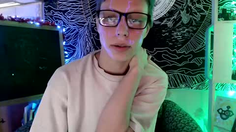Snapshot of raziel_haze chatting on March 10, 7:42 am Yrriel Strife Candy-Demon Caveboy mr. Cringe online show from March 10, 7:42 am