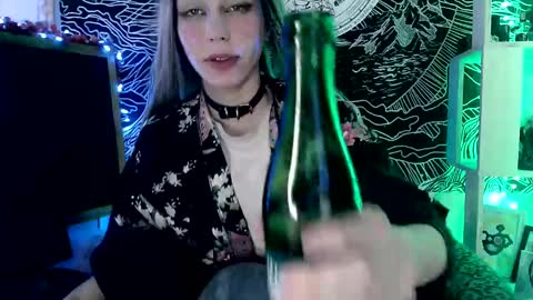 Snapshot of raziel_haze chatting on March 10, 4:57 pm Yrriel Strife Candy-Demon Caveboy mr. Cringe online show from March 10, 4:57 pm