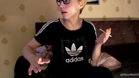 Snapshot of raziel_haze chatting on September 15, 3:56 pm Yrriel Strife Candy-Demon Caveboy mr. Cringe online show from September 15, 3:56 pm