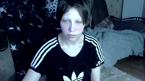 Snapshot of raziel_haze chatting on February 14, 10:45 am Yrriel Strife Candy-Demon Caveboy mr. Cringe online show from February 14, 10:45 am