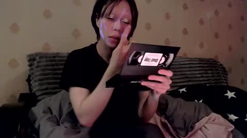 Snapshot of raziel_haze chatting on February 19, 3:57 am Yrriel Strife Candy-Demon Caveboy mr. Cringe online show from February 19, 3:57 am