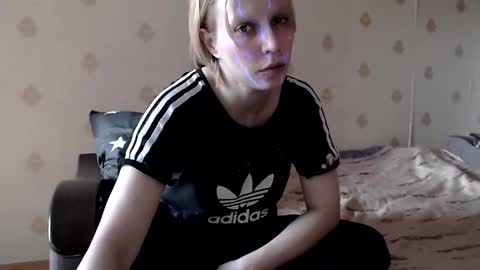 Snapshot of raziel_haze chatting on March 12, 11:05 am Yrriel Strife Candy-Demon Caveboy mr. Cringe online show from March 12, 11:05 am
