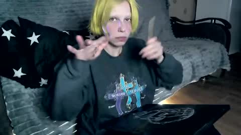 Snapshot of raziel_haze chatting on April 3, 10:57 am Yrriel Strife Candy-Demon Caveboy mr. Cringe online show from April 3, 10:57 am