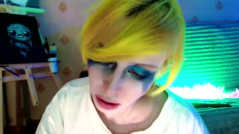 Snapshot of raziel_haze chatting on April 7, 8:20 pm Yrriel Strife Candy-Demon Caveboy mr. Cringe online show from April 7, 8:20 pm
