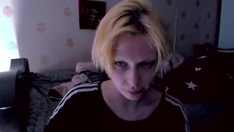 Snapshot of raziel_haze chatting on April 21, 4:19 am Yrriel Strife Candy-Demon Caveboy mr. Cringe online show from April 21, 4:19 am
