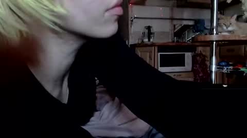 Snapshot of raziel_haze chatting on June 21, 6:49 am Yrriel Strife Candy-Demon Caveboy mr. Cringe online show from June 21, 6:49 am