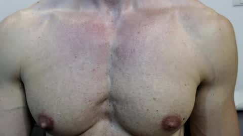 Snapshot of razorramon13 chatting on December 19, 2:35 pm razorramon13 online show from December 19, 2:35 pm