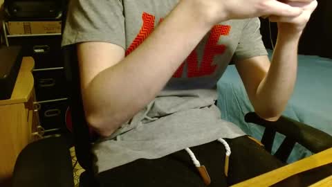 Snapshot of readytocum90 chatting on October 25, 3:14 am Scrappy Coco online show from October 25, 3:14 am