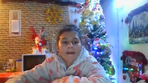 Snapshot of real_coupl3 chatting on December 17, 7:09 pm real_coupl3 online show from December 17, 7:09 pm