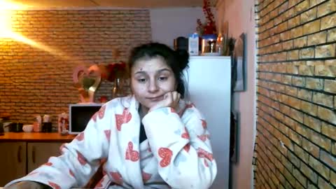 Snapshot of real_coupl3 chatting on February 15, 8:46 am real_coupl3 online show from February 15, 8:46 am