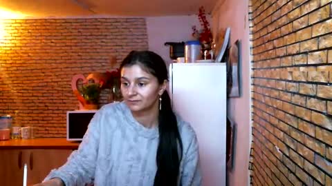 Snapshot of real_coupl3 chatting on February 15, 8:49 pm real_coupl3 online show from February 15, 8:49 pm