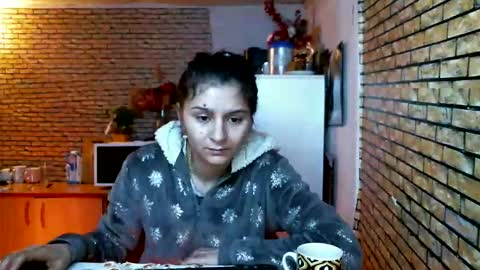 Snapshot of real_coupl3 chatting on February 18, 4:19 am real_coupl3 online show from February 18, 4:19 am