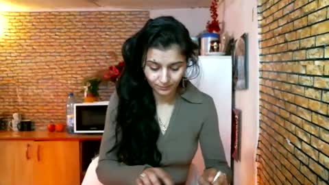 Snapshot of real_coupl3 chatting on February 21, 9:21 am real_coupl3 online show from February 21, 9:21 am