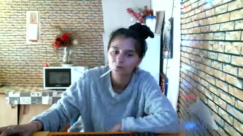 Snapshot of real_coupl3 chatting on April 5, 10:45 am real_coupl3 online show from April 5, 10:45 am