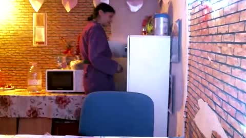 Snapshot of real_coupl3 chatting on April 18, 7:58 pm real_coupl3 online show from April 18, 7:58 pm