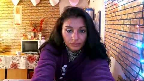 Snapshot of real_coupl3 chatting on April 19, 8:02 am real_coupl3 online show from April 19, 8:02 am