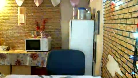 Snapshot of real_coupl3 chatting on April 20, 12:19 pm real_coupl3 online show from April 20, 12:19 pm