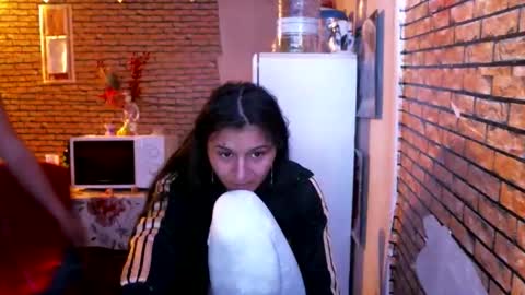 Snapshot of real_coupl3 chatting on April 29, 6:58 pm real_coupl3 online show from April 29, 6:58 pm