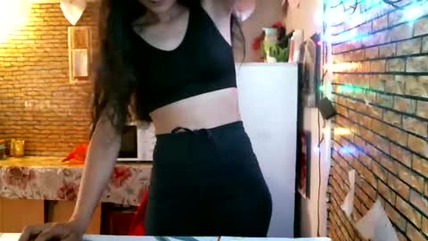 Snapshot of real_coupl3 chatting on May 7, 5:57 am real_coupl3 online show from May 7, 5:57 am