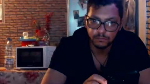 Snapshot of real_coupl3 chatting on May 19, 3:46 am real_coupl3 online show from May 19, 3:46 am