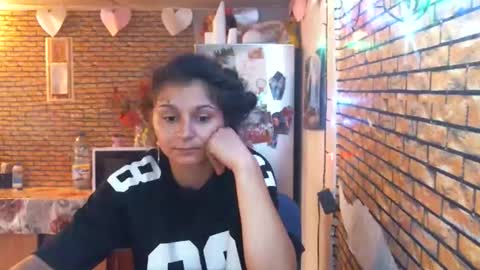 Snapshot of real_coupl3 chatting on May 22, 7:59 am real_coupl3 online show from May 22, 7:59 am